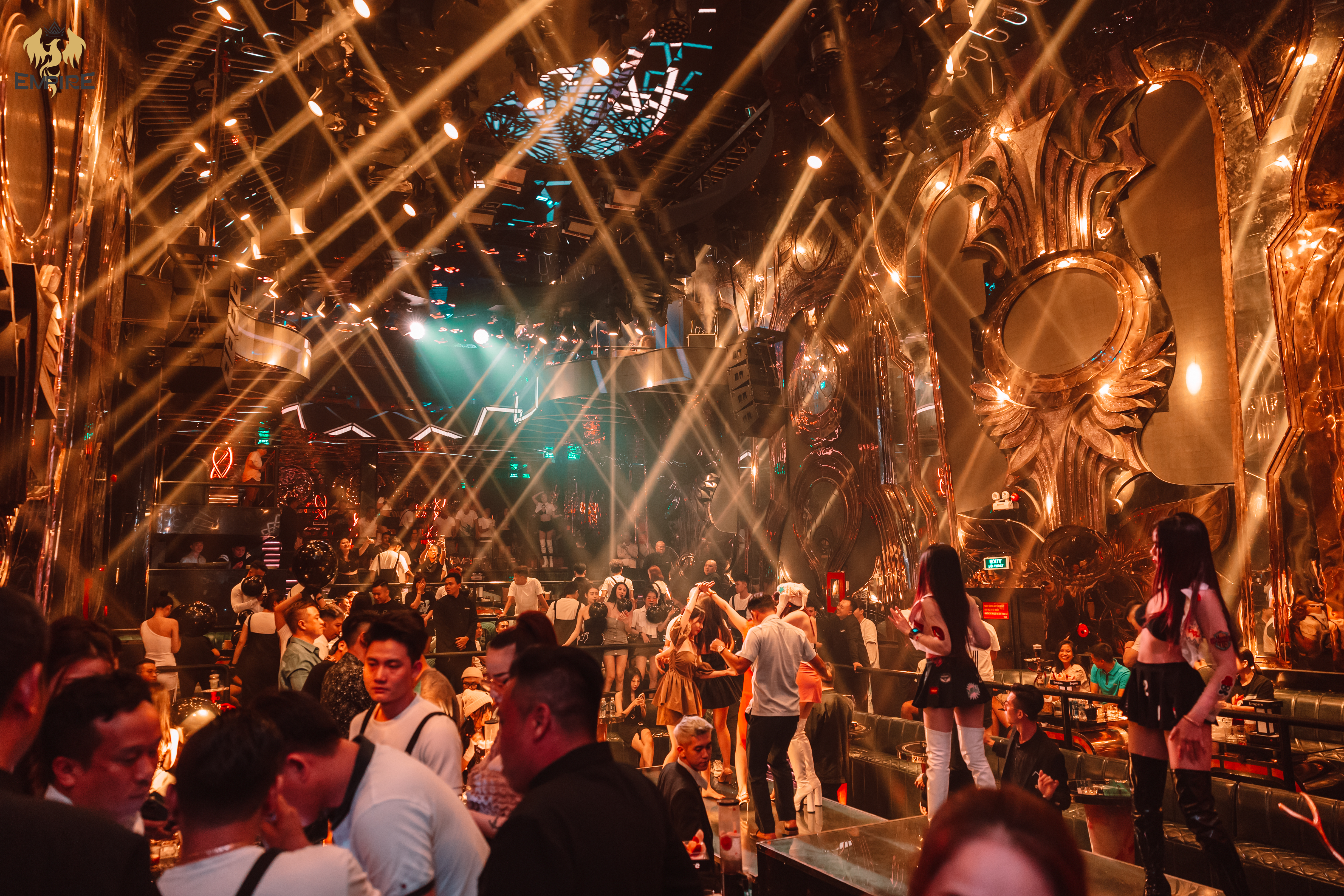 EMPIRE CLUB - QUÁN BAR QUẬN 1